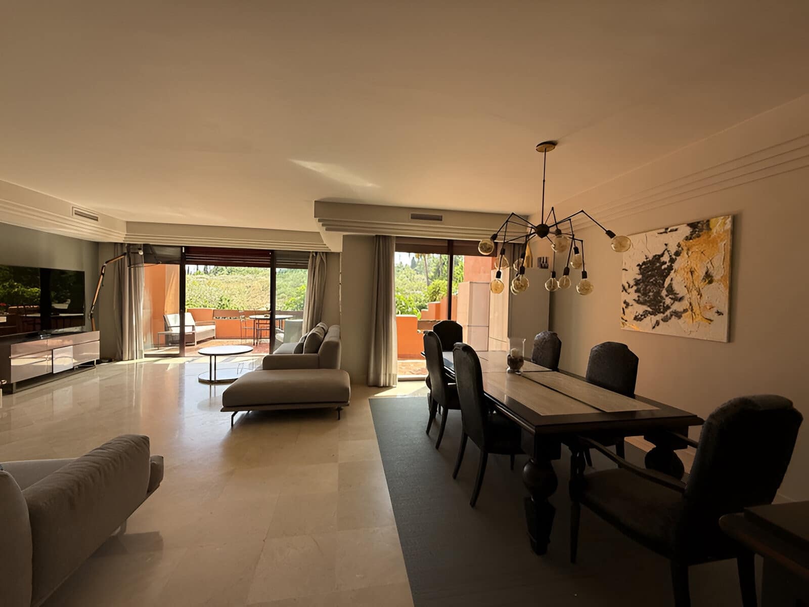 3 sypialnia Apartament na sprzedaż w Puerto Banus z basenem garażem - 1 200 000 € (Ref: 9136953)