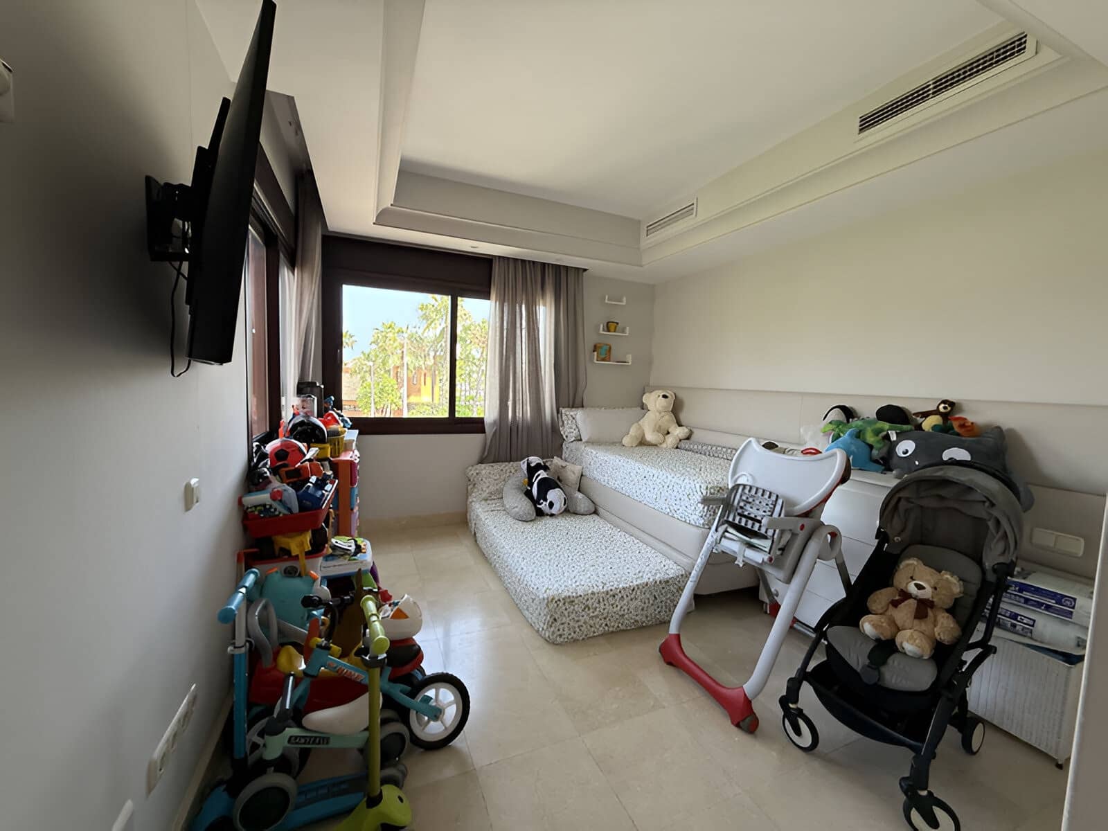 3 sypialnia Apartament na sprzedaż w Puerto Banus z basenem garażem - 1 200 000 € (Ref: 9136953)