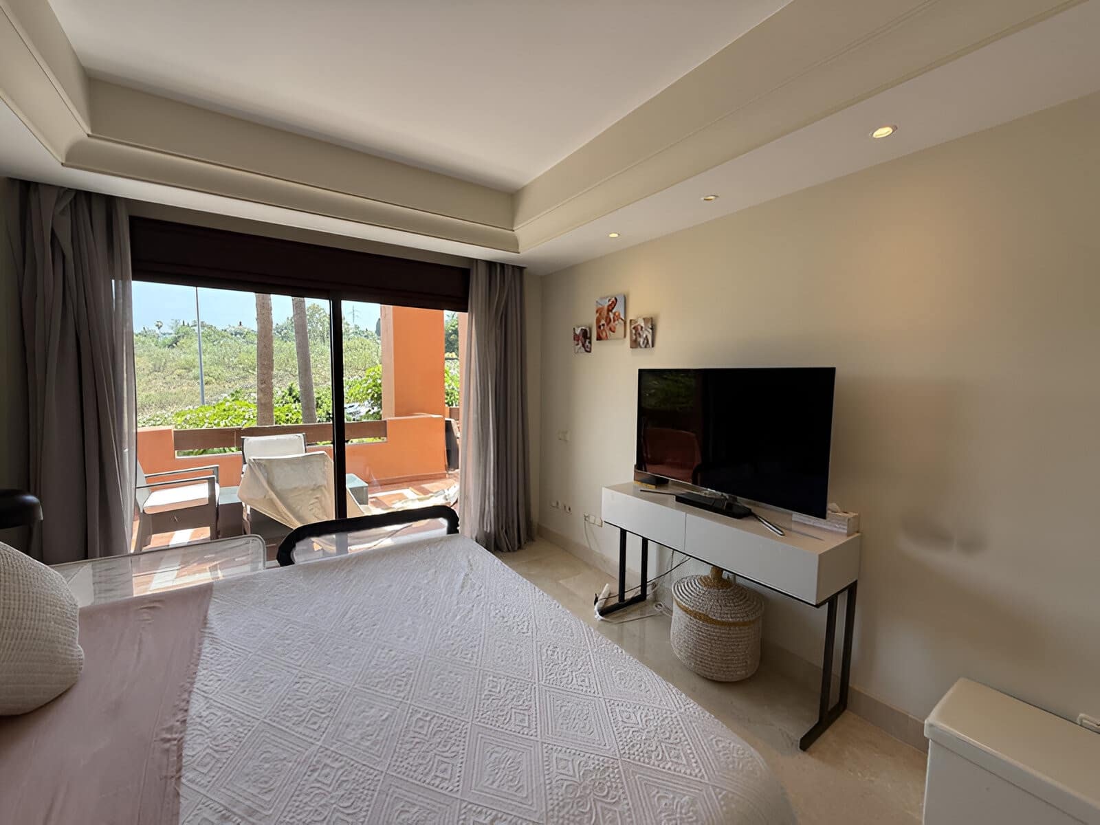 3 sypialnia Apartament na sprzedaż w Puerto Banus z basenem garażem - 1 200 000 € (Ref: 9136953)