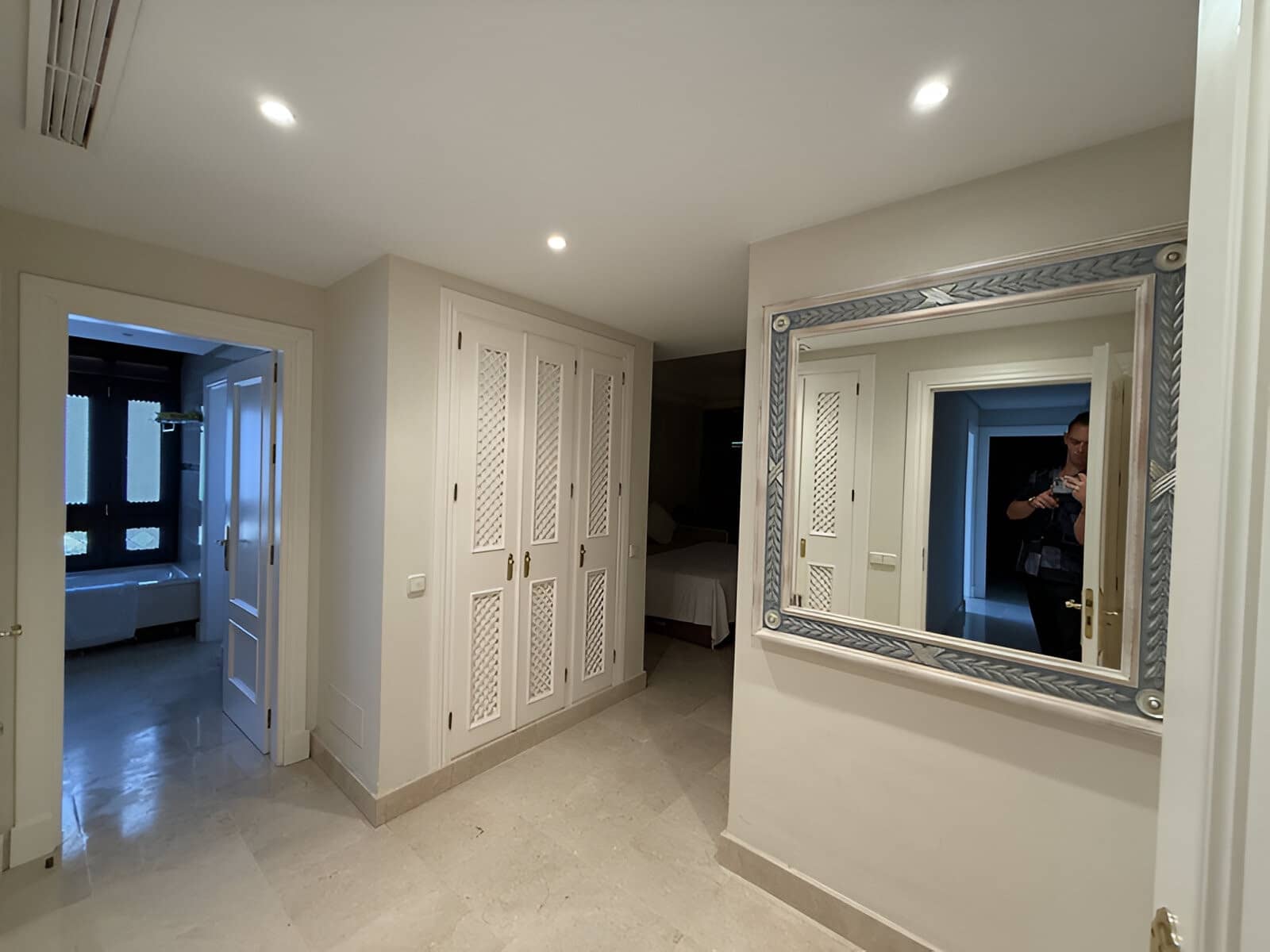 3 sypialnia Apartament na sprzedaż w Puerto Banus z basenem garażem - 1 200 000 € (Ref: 9136953)