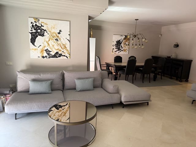 3 sypialnia Apartament na sprzedaż w Puerto Banus, Marbella z basenem garażem - 1 200 000 € (Ref: 9136953)