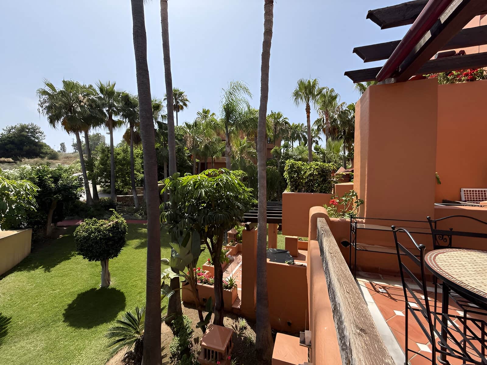 3 sypialnia Apartament na sprzedaż w Puerto Banus z basenem garażem - 1 200 000 € (Ref: 9136953)