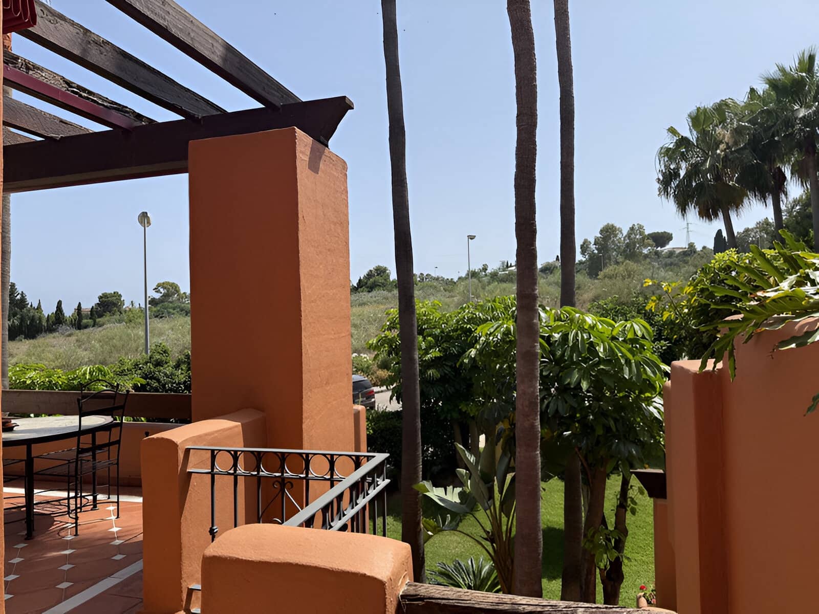 3 sypialnia Apartament na sprzedaż w Puerto Banus z basenem garażem - 1 200 000 € (Ref: 9136953)