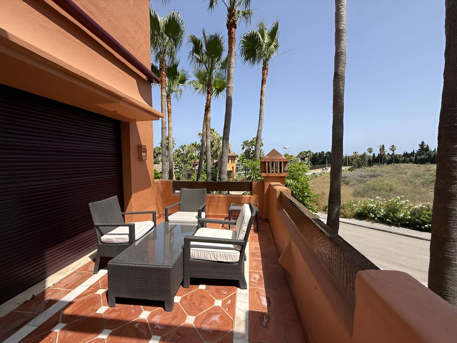 3 sypialnia Apartament na sprzedaż w Puerto Banus z basenem garażem - 1 200 000 € (Ref: 9136953)