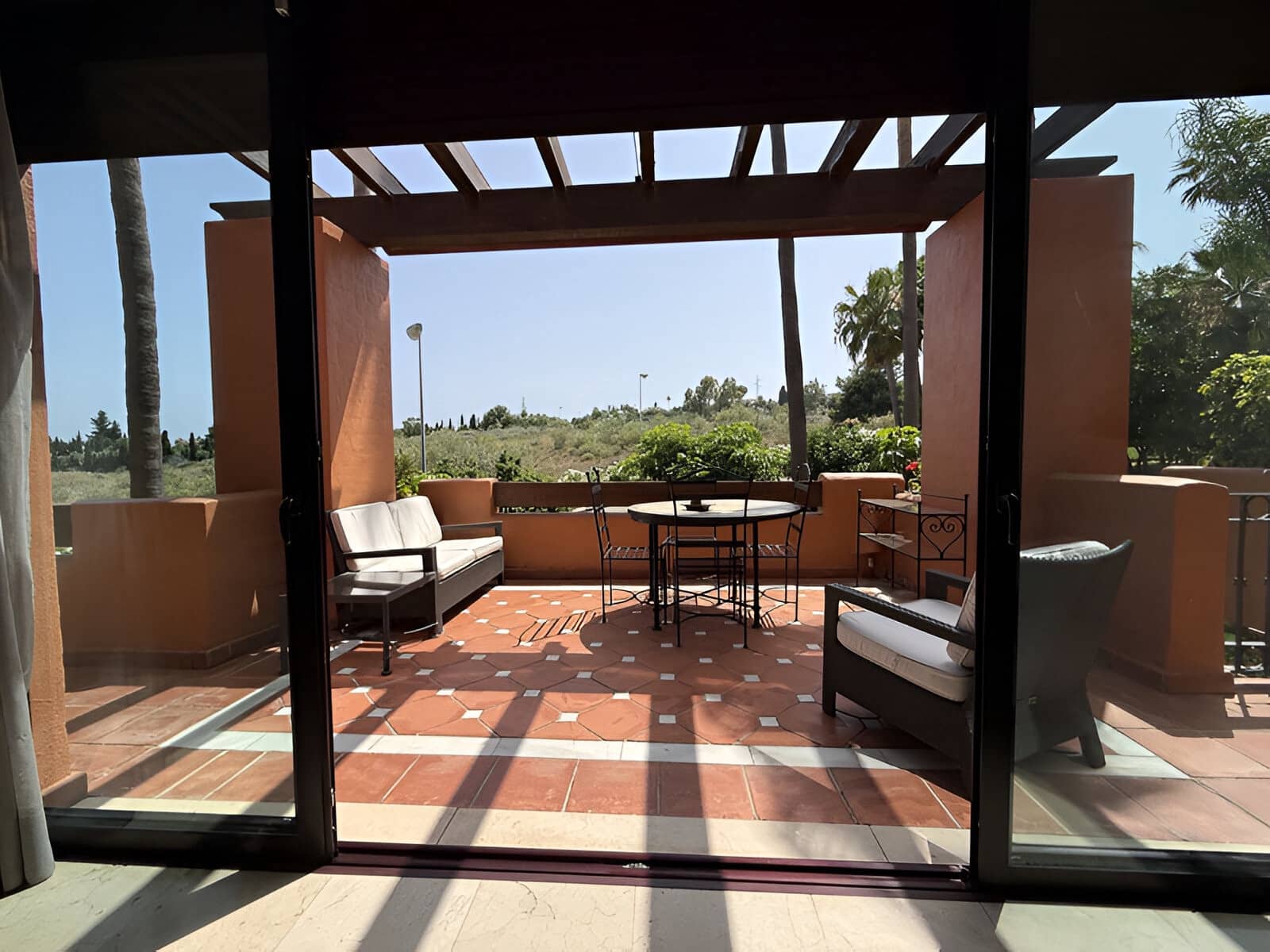 3 sypialnia Apartament na sprzedaż w Puerto Banus z basenem garażem - 1 200 000 € (Ref: 9136953)