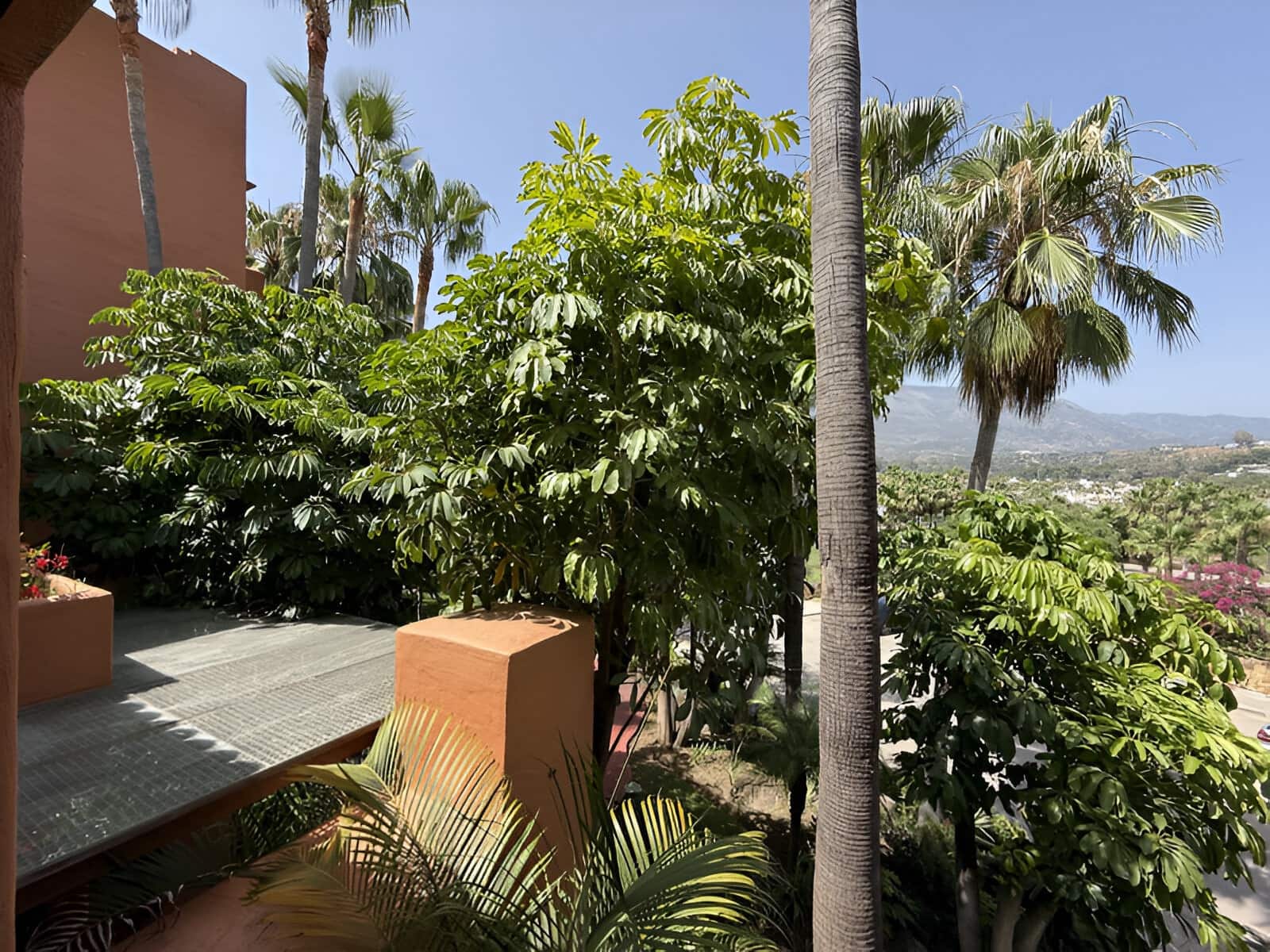 3 sypialnia Apartament na sprzedaż w Puerto Banus z basenem garażem - 1 200 000 € (Ref: 9136953)