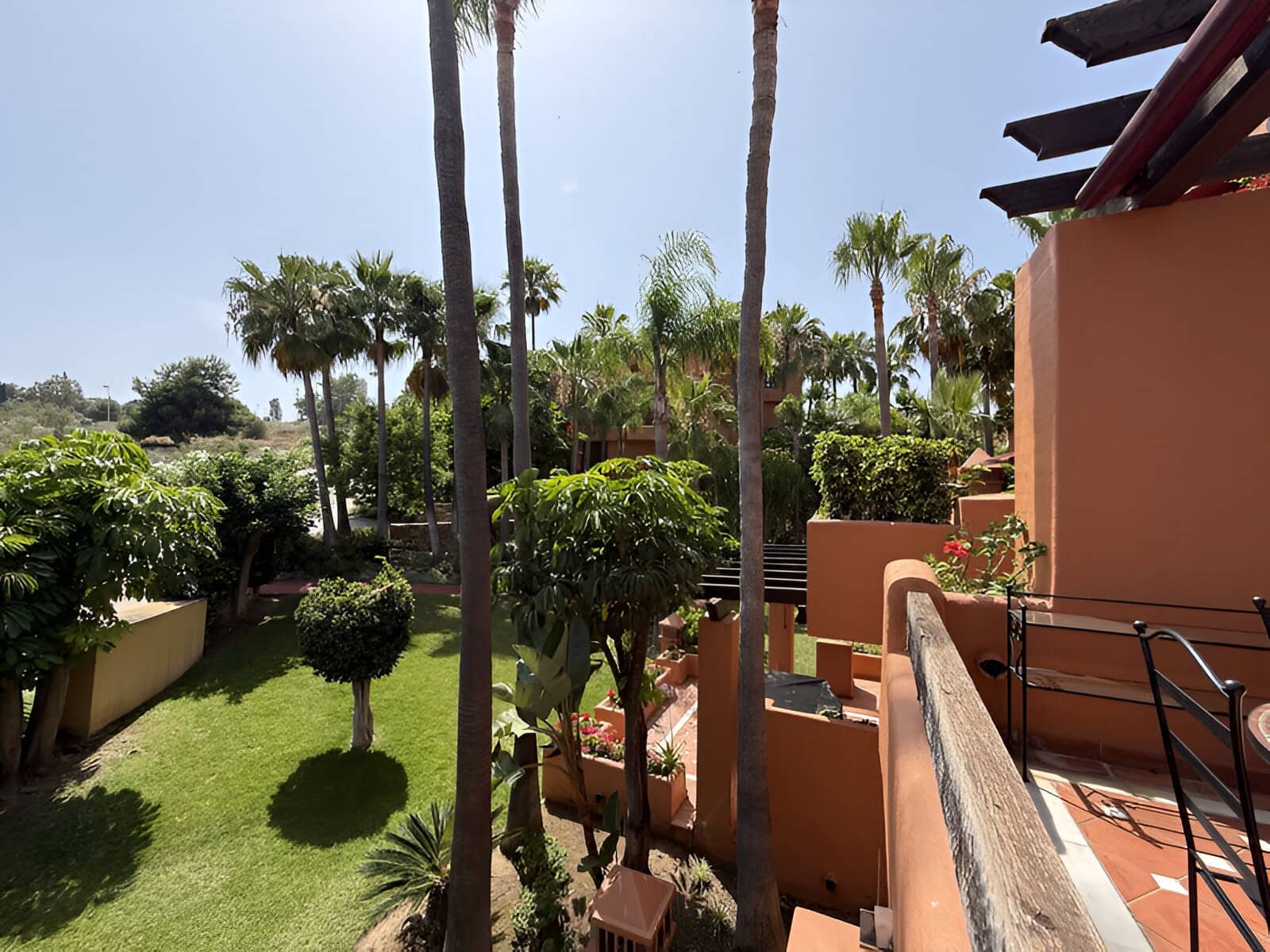 3 sypialnia Apartament na sprzedaż w Puerto Banus z basenem garażem - 1 200 000 € (Ref: 9136953)