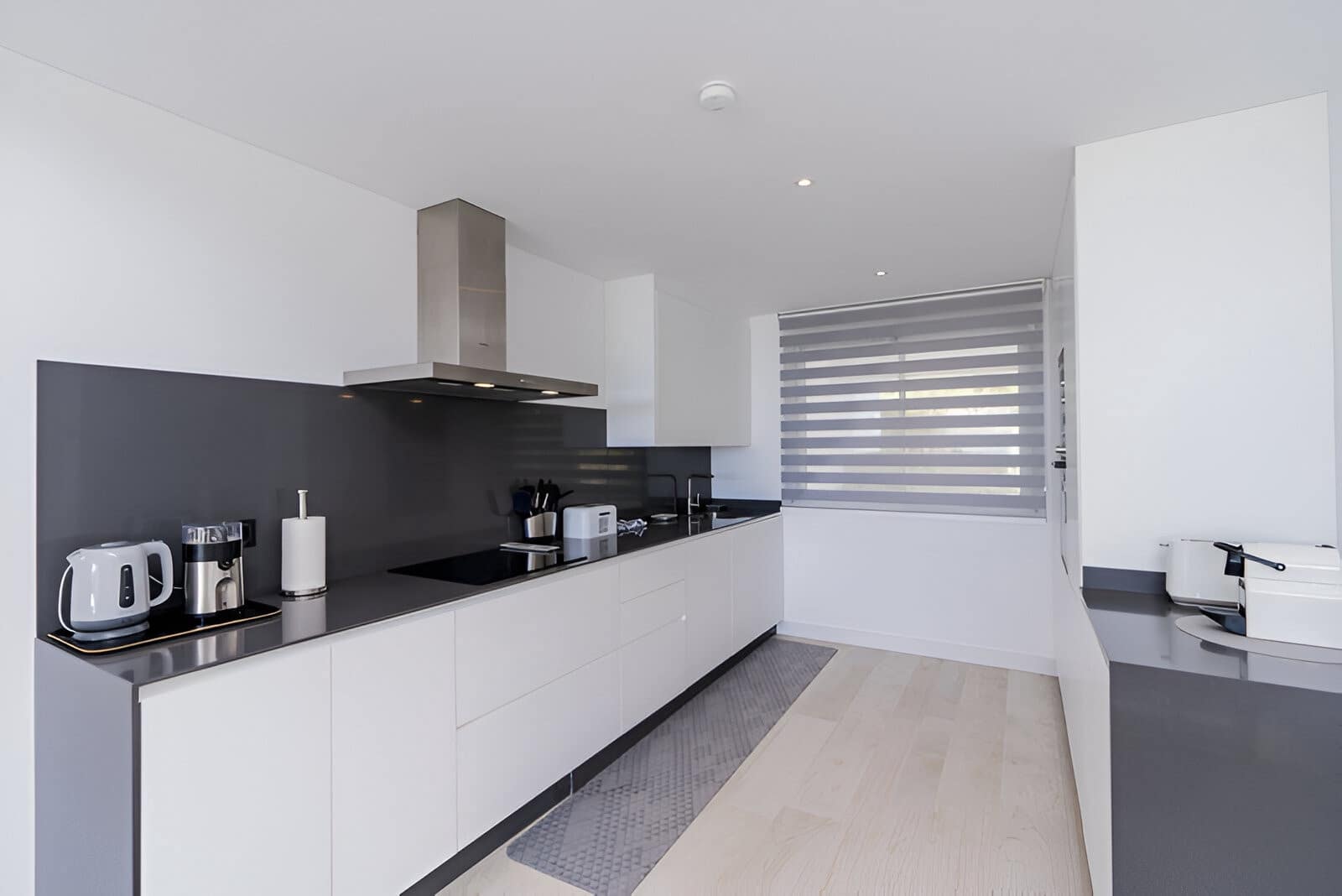 2 bedroom Apartment for sale in Estepona with pool garage - € 589,000 (Ref: 9146902)