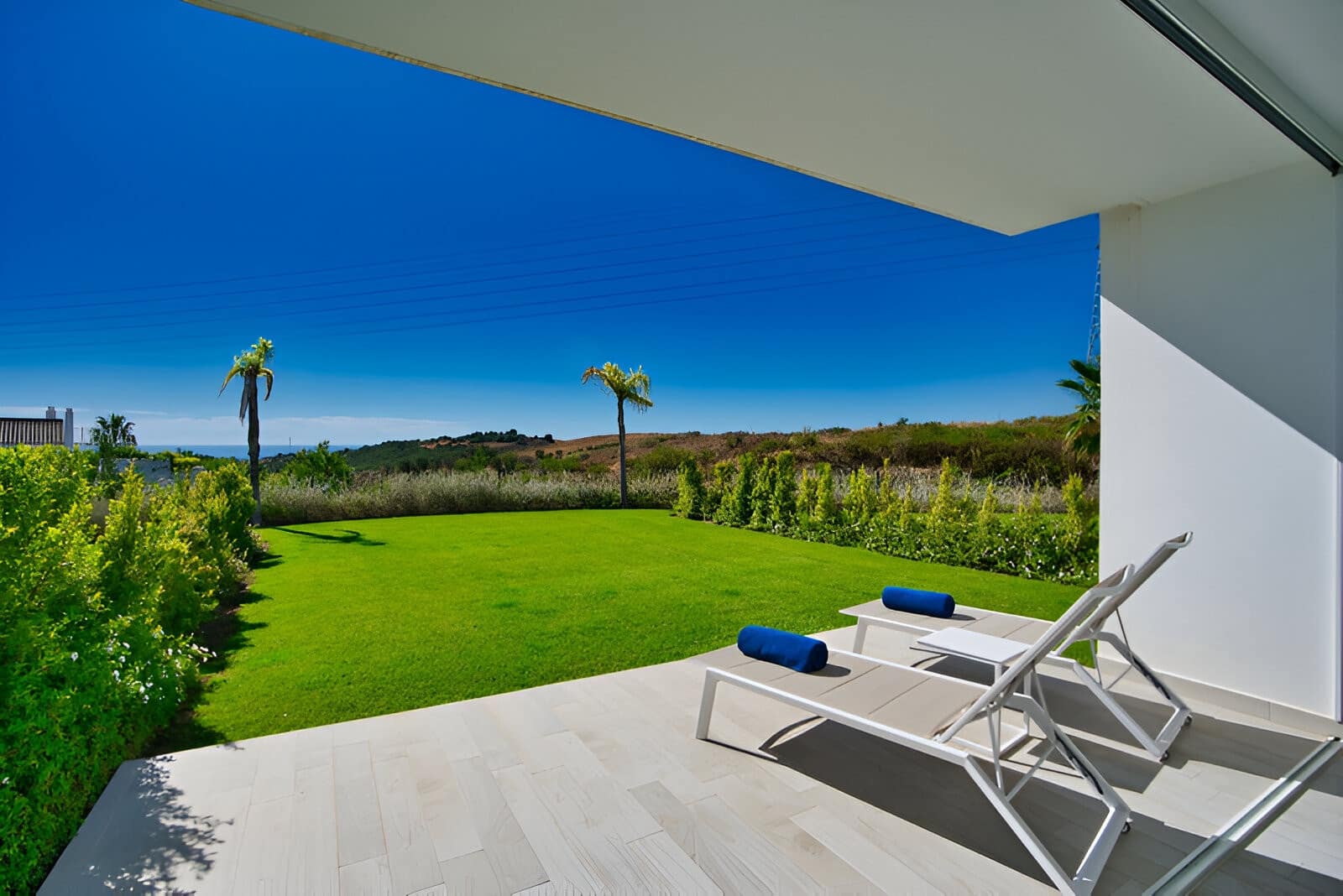 2 bedroom Apartment for sale in Estepona with pool garage - € 589,000 (Ref: 9146902)