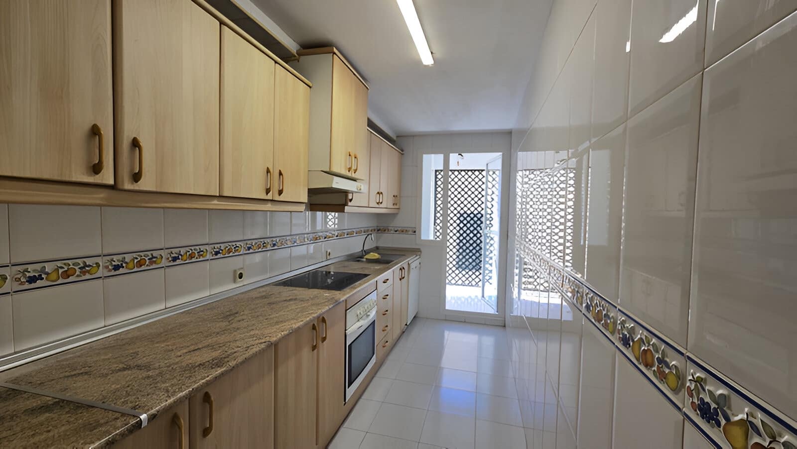 3 bedroom Apartment for sale in Nueva Andalucia with pool garage - € 510,000 (Ref: 9146903)