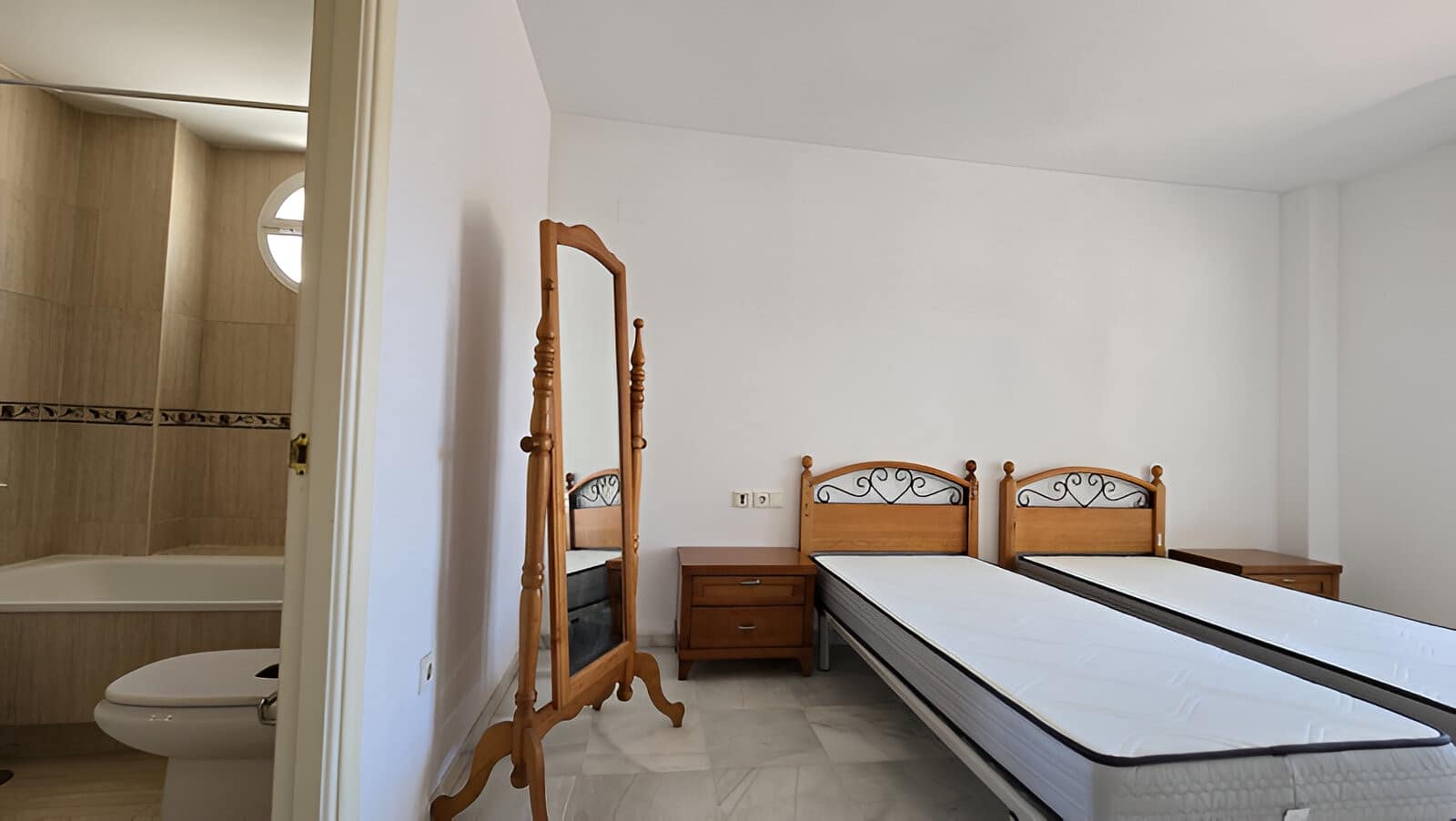 3 bedroom Apartment for sale in Nueva Andalucia with pool garage - € 510,000 (Ref: 9146903)