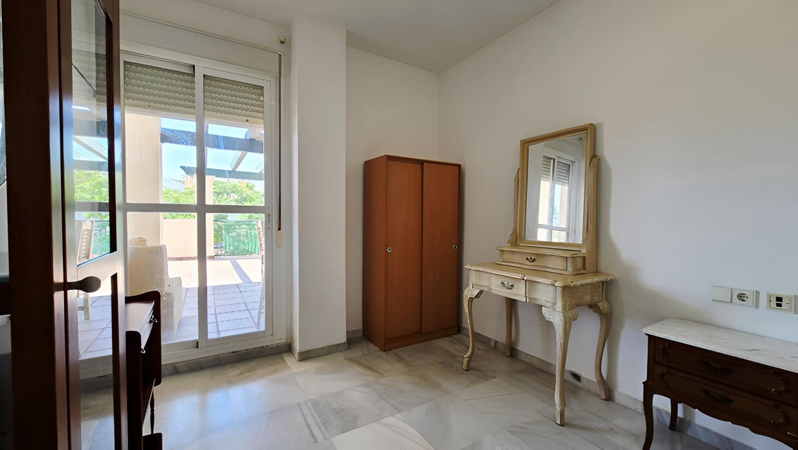 3 bedroom Apartment for sale in Nueva Andalucia with pool garage - € 510,000 (Ref: 9146903)