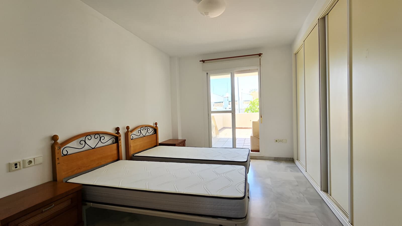 3 bedroom Apartment for sale in Nueva Andalucia with pool garage - € 510,000 (Ref: 9146903)