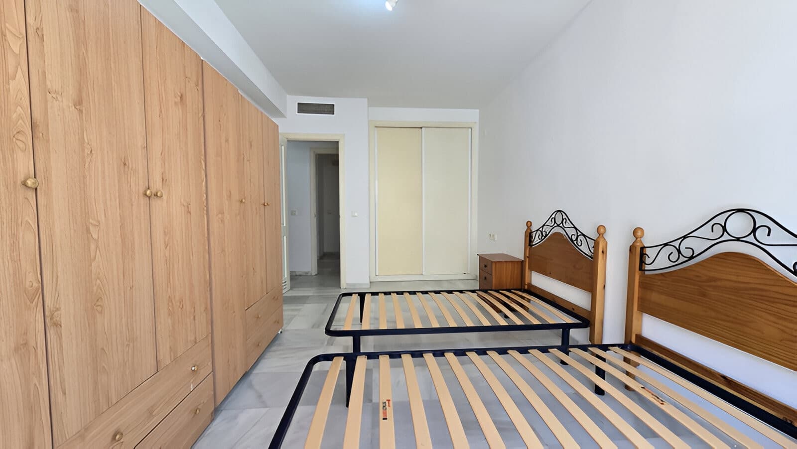 3 bedroom Apartment for sale in Nueva Andalucia with pool garage - € 510,000 (Ref: 9146903)