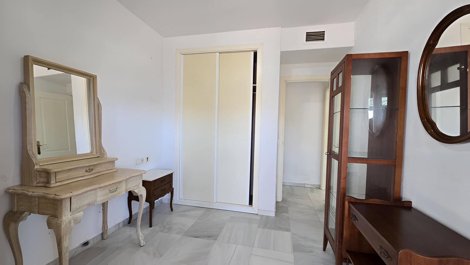 3 bedroom Apartment for sale in Nueva Andalucia with pool garage - € 510,000 (Ref: 9146903)