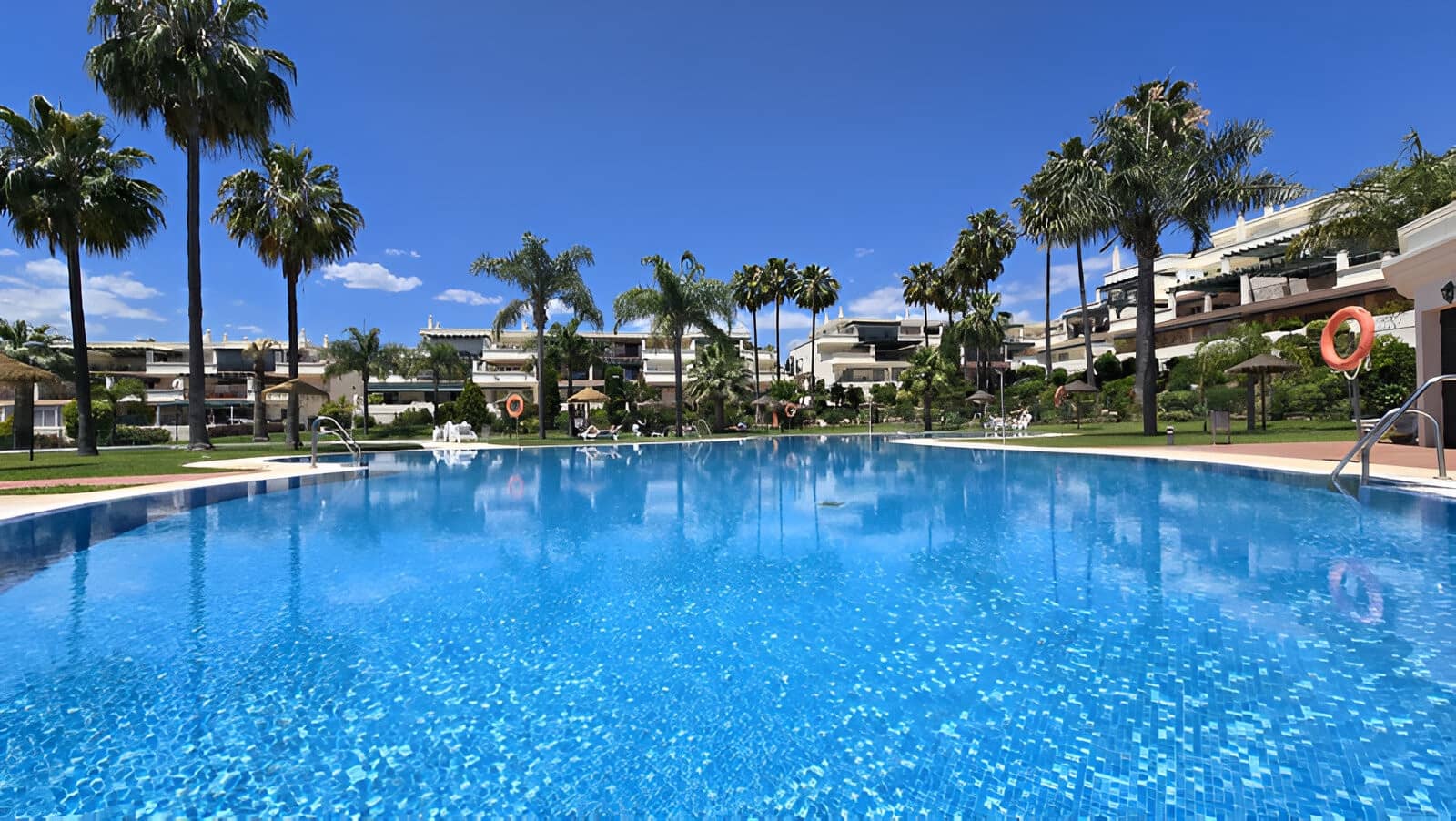 3 bedroom Apartment for sale in Nueva Andalucia with pool garage - € 510,000 (Ref: 9146903)