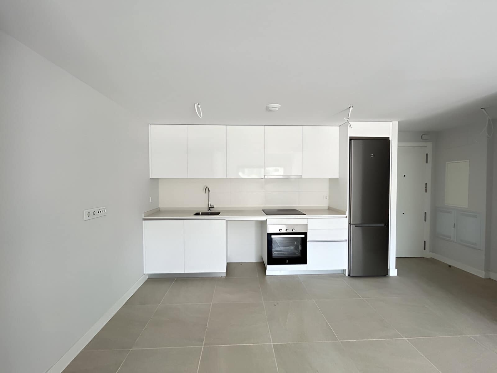 2 makuuhuone Huoneisto myytävänä paikassa Estepona mukana uima-altaan 
autotalli - 450 000 € (Ref: 9146905)