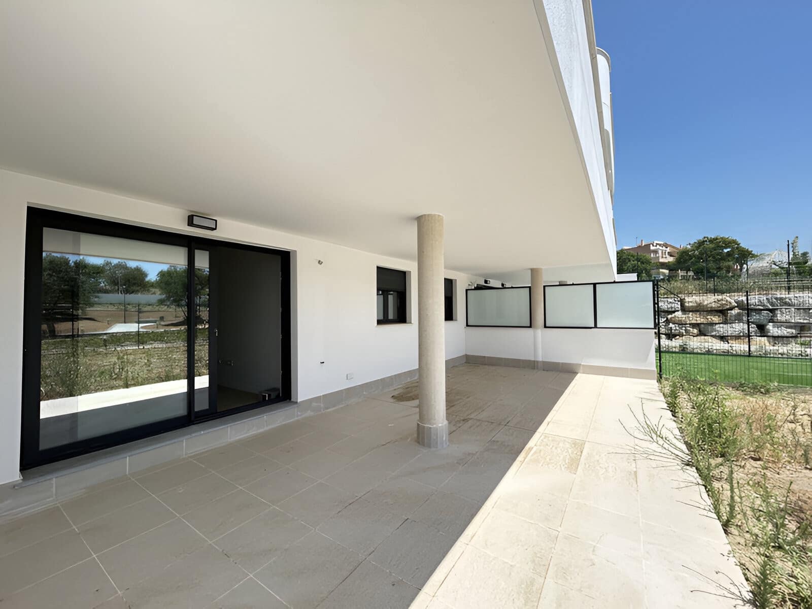 2 makuuhuone Huoneisto myytävänä paikassa Estepona mukana uima-altaan 
autotalli - 450 000 € (Ref: 9146905)