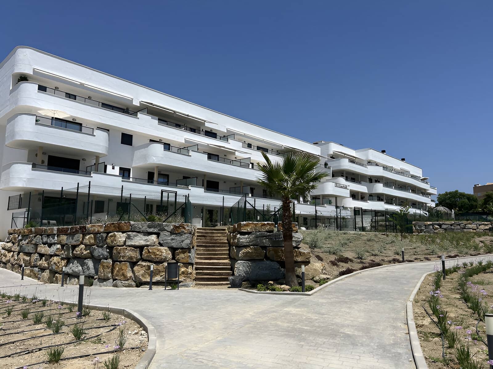 2 makuuhuone Huoneisto myytävänä paikassa Estepona mukana uima-altaan 
autotalli - 450 000 € (Ref: 9146905)