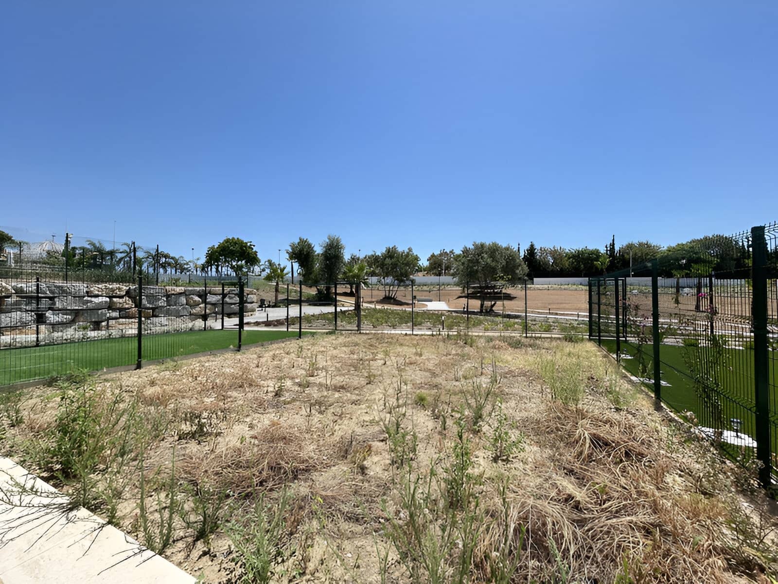 2 makuuhuone Huoneisto myytävänä paikassa Estepona mukana uima-altaan 
autotalli - 450 000 € (Ref: 9146905)