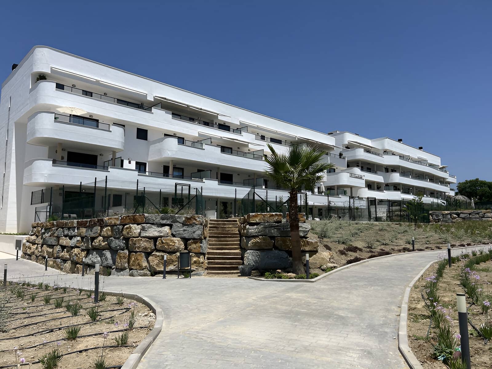 2 makuuhuone Huoneisto myytävänä paikassa Estepona mukana uima-altaan 
autotalli - 450 000 € (Ref: 9146905)