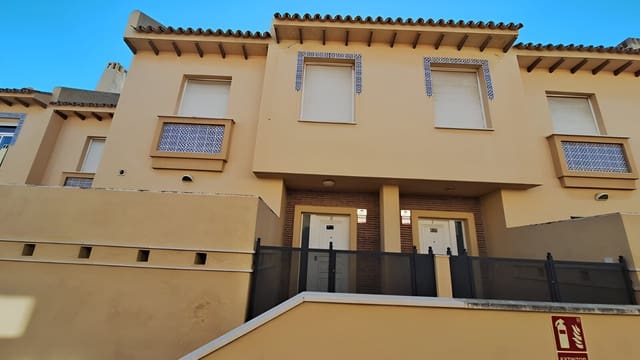 3 sypialnia Dom na sprzedaż w Calahonda, Mijas z basenem garażem - 442 500 € (Ref: 9146906)
