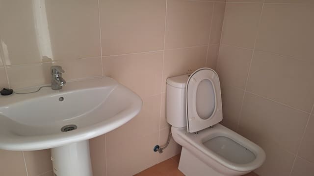 3 sypialnia Dom na sprzedaż w Calahonda, Mijas z basenem garażem - 442 500 € (Ref: 9146906)