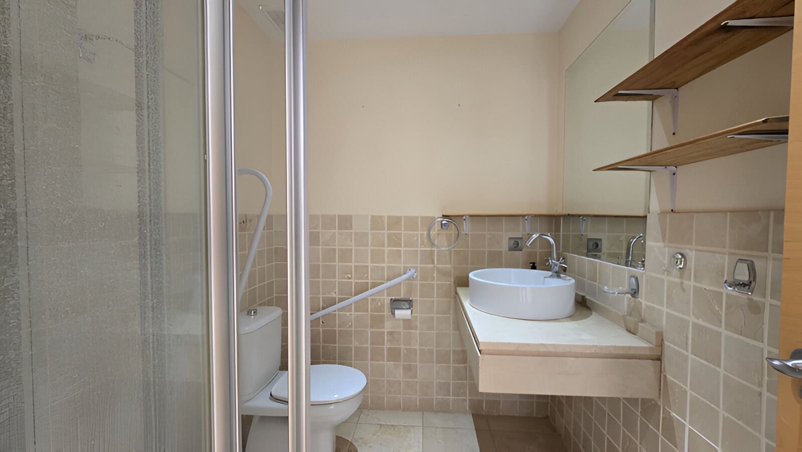 3 soverom Leilighet til salgs i Bel-Air med svømmebasseng garasje - € 399 000 (Ref: 9146907)