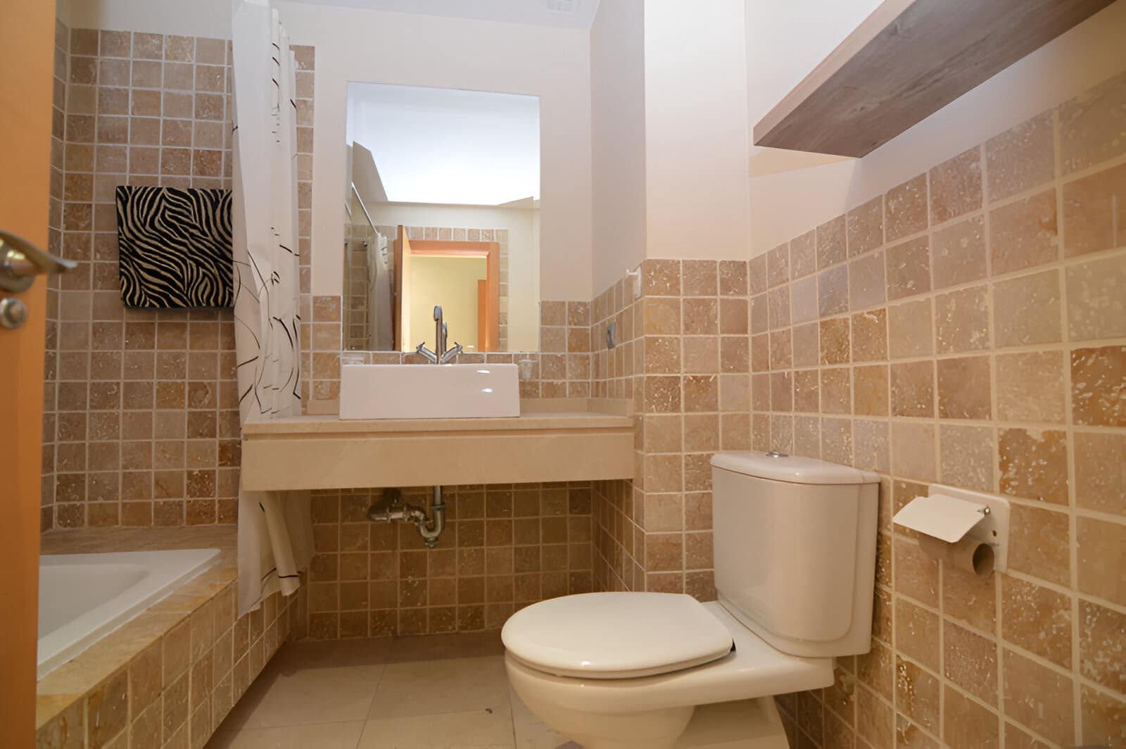 3 soverom Leilighet til salgs i Bel-Air med svømmebasseng garasje - € 399 000 (Ref: 9146907)