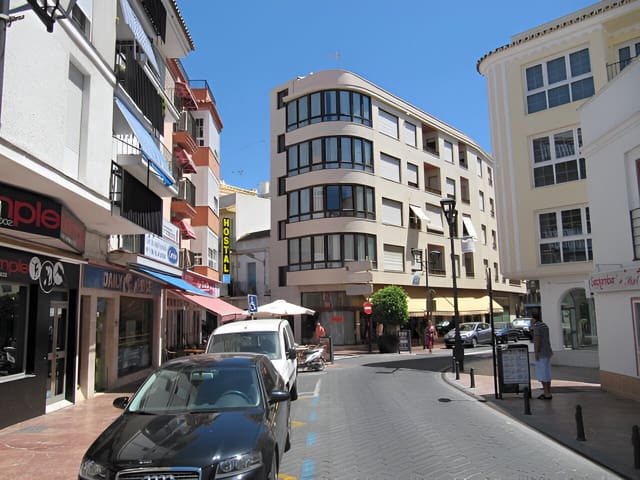 3 makuuhuone Huoneisto myytävänä paikassa Estepona - 345 000 € (Ref: 9146908)