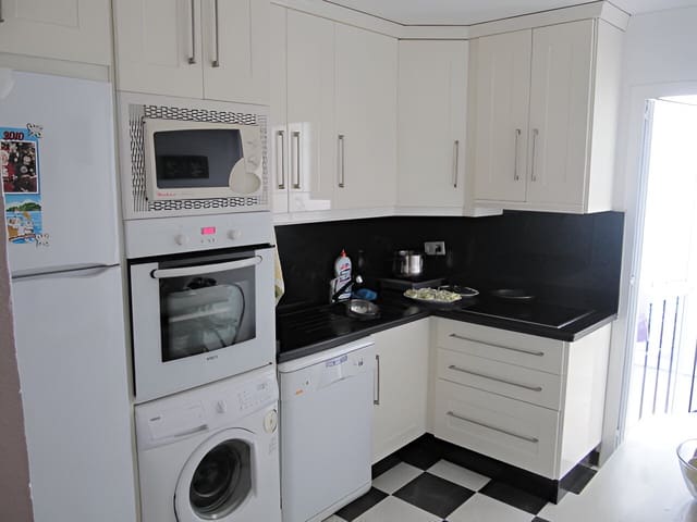 3 makuuhuone Huoneisto myytävänä paikassa Estepona - 345 000 € (Ref: 9146908)