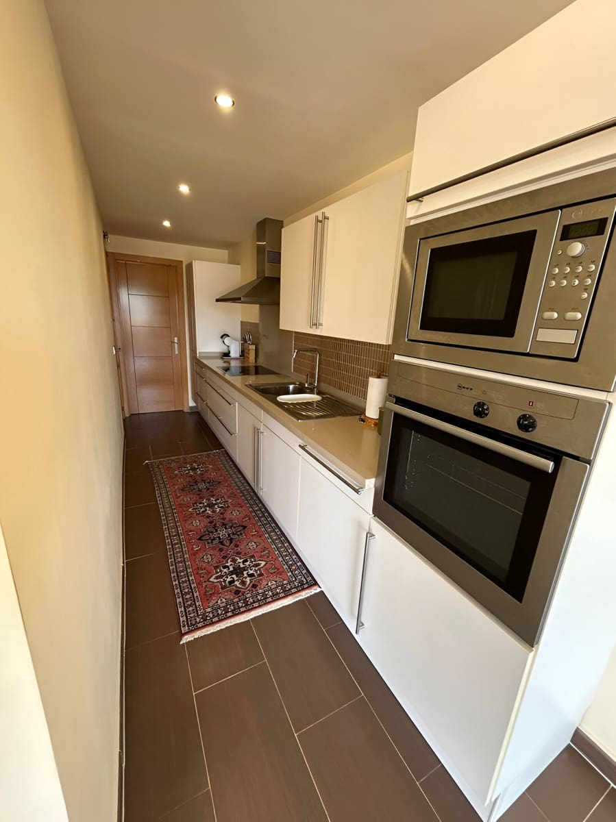 Apartamento de 2 habitaciones en New Golden Mile en venta con piscina garaje - 310.000 € (Ref: 9146909)