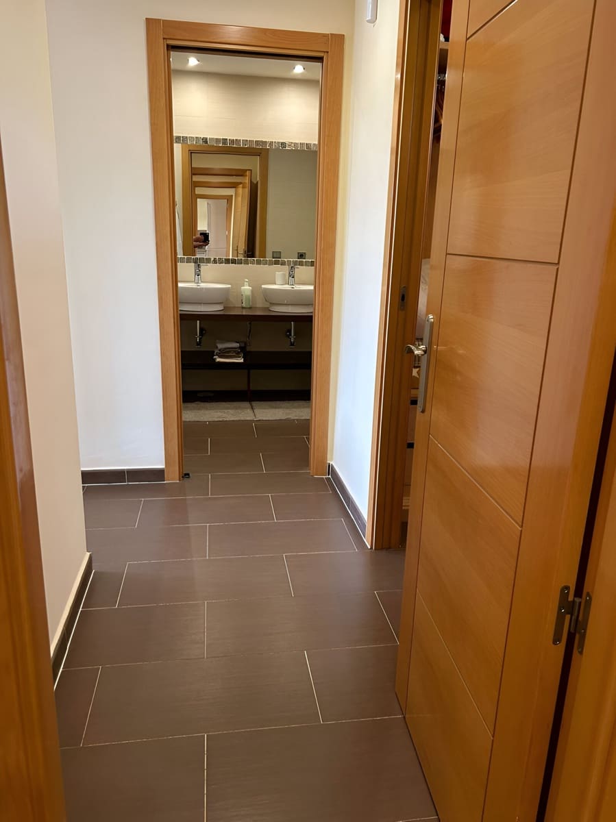 Apartamento de 2 habitaciones en New Golden Mile en venta con piscina garaje - 310.000 € (Ref: 9146909)