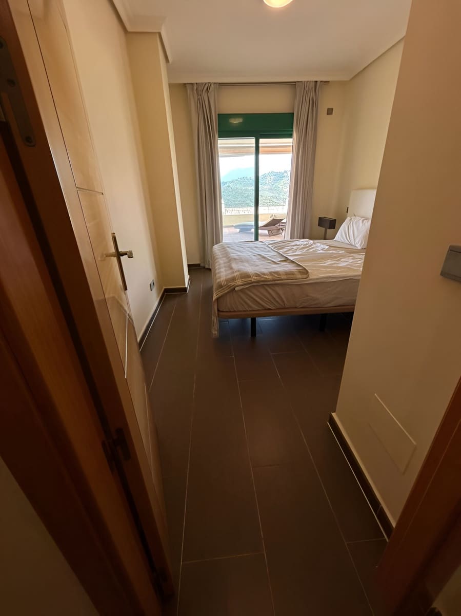 Apartamento de 2 habitaciones en New Golden Mile en venta con piscina garaje - 310.000 € (Ref: 9146909)