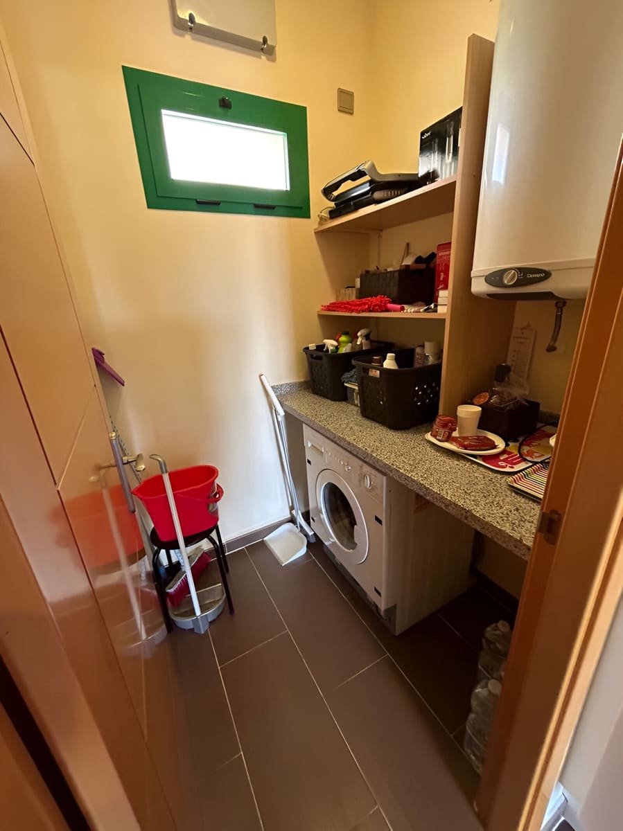 Apartamento de 2 habitaciones en New Golden Mile en venta con piscina garaje - 310.000 € (Ref: 9146909)