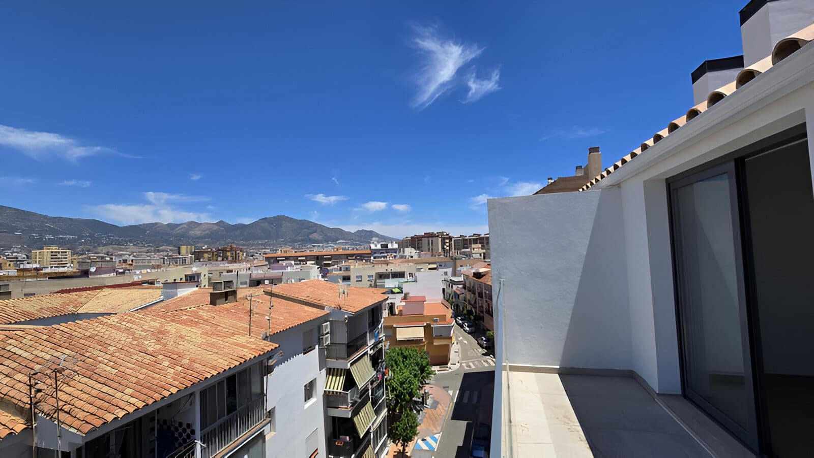 Apartamento de 2 habitaciones en Fuengirola en venta con garaje - 305.000 € (Ref: 9146911)