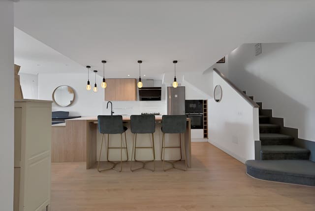 4 Zimmer Haus zu verkaufen in Marbella mit Pool - 895.000 € (Ref: 9149019)