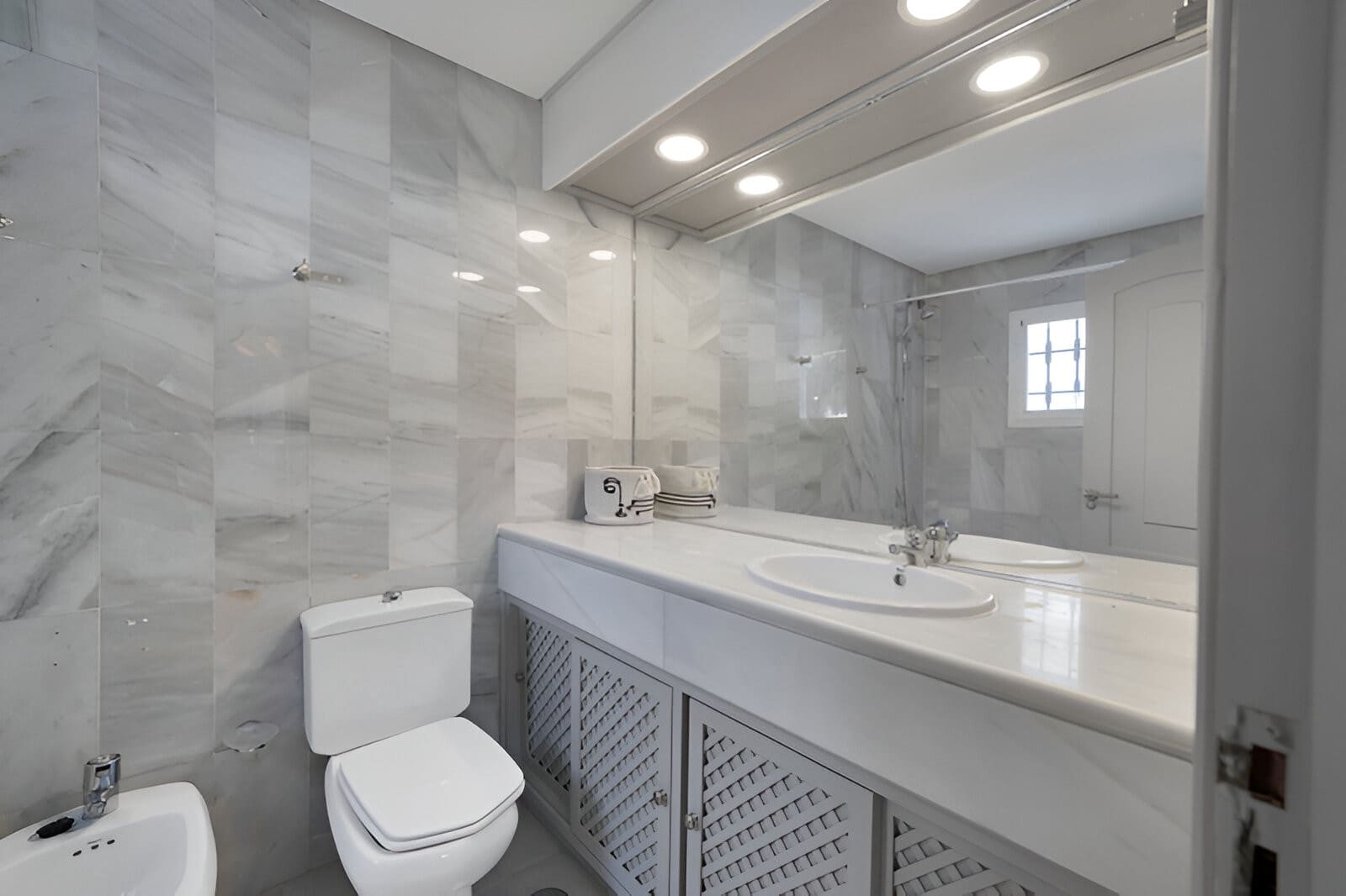 4 Zimmer Haus zu verkaufen in Marbella mit Pool - 895.000 € (Ref: 9149019)