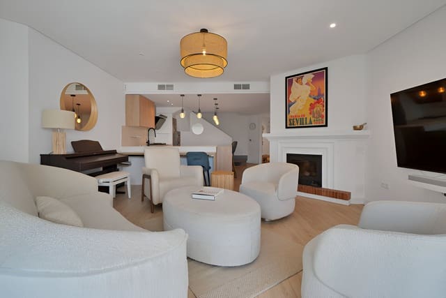 4 Zimmer Haus zu verkaufen in Marbella mit Pool - 895.000 € (Ref: 9149019)