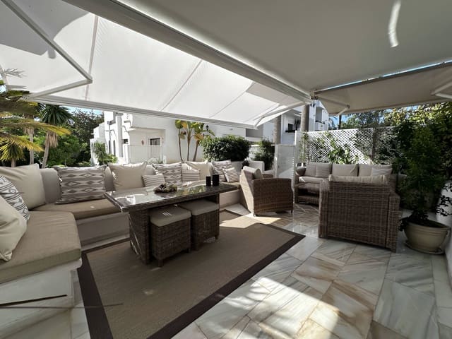 2 soveværelse Lejlighed til salg i Puerto Banus, Marbella med swimmingpool garage - € 850.000 (Ref: 9149020)