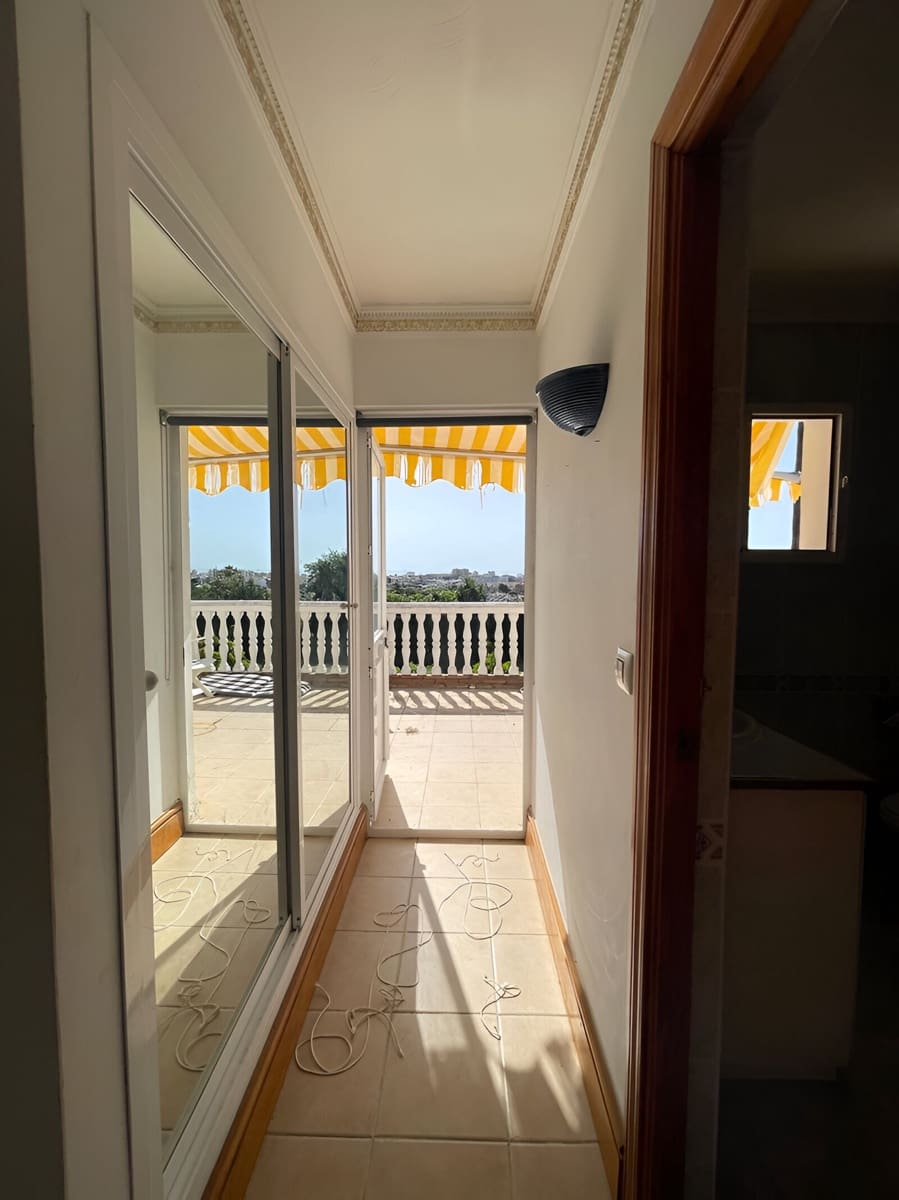 4 bedroom Villa for sale in Mijas Costa with pool garage - € 695,000 (Ref: 9149021)