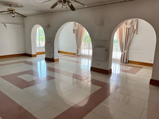 4 quarto Moradia para venda em Mijas Costa, Mijas com piscina garagem - 695 000 € (Ref: 9149021)