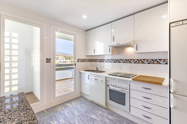 2 quarto Penthouse para venda em Selwo, Estepona com piscina garagem - 389 000 € (Ref: 9151786)