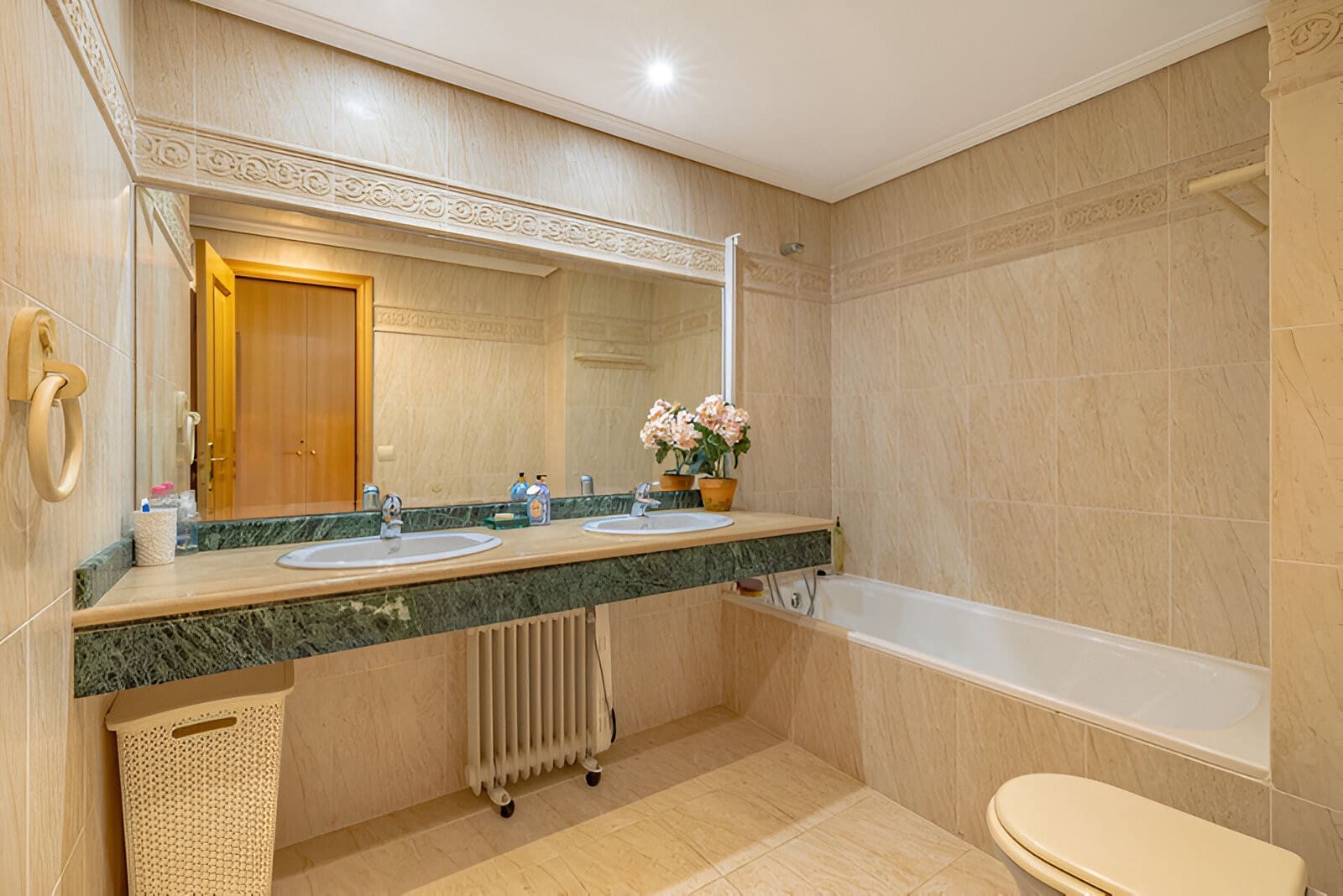 2 makuuhuone Kattohuoneisto myytävänä paikassa New Golden Mile mukana uima-altaan 
autotalli - 389 000 € (Ref: 9151786)