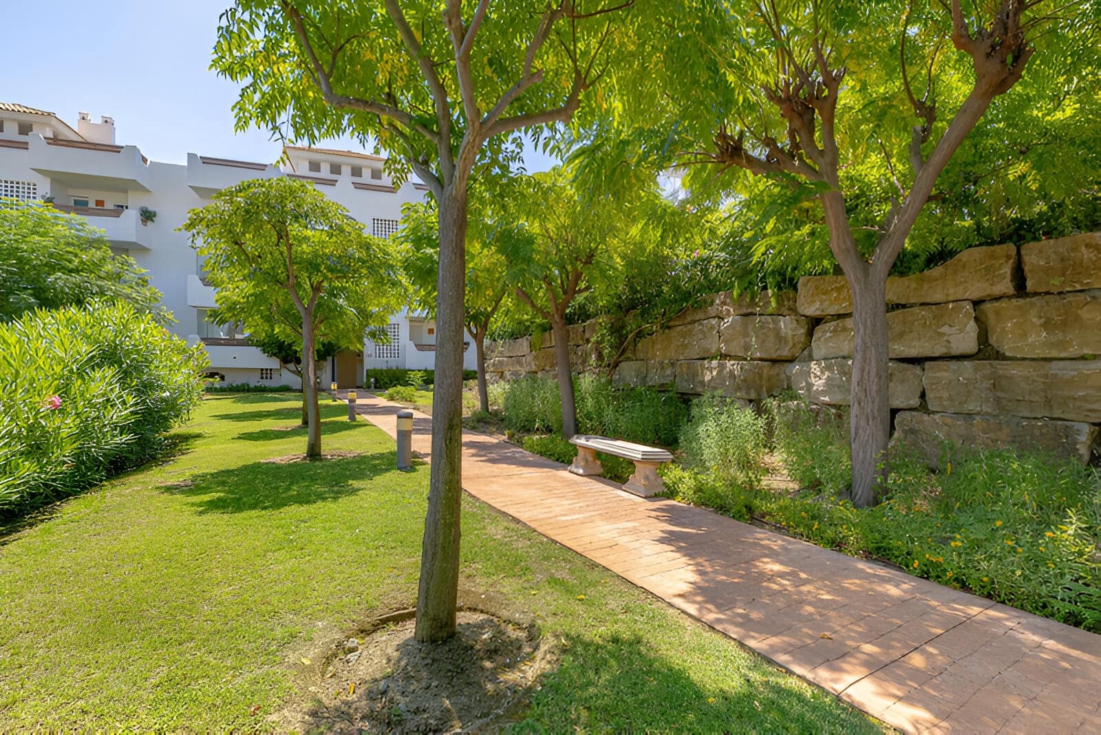 2 makuuhuone Kattohuoneisto myytävänä paikassa New Golden Mile mukana uima-altaan 
autotalli - 389 000 € (Ref: 9151786)