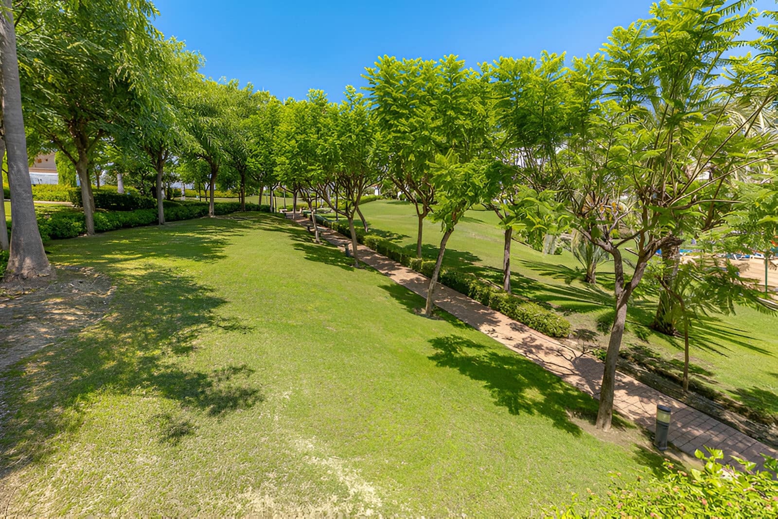 2 makuuhuone Kattohuoneisto myytävänä paikassa New Golden Mile mukana uima-altaan 
autotalli - 389 000 € (Ref: 9151786)