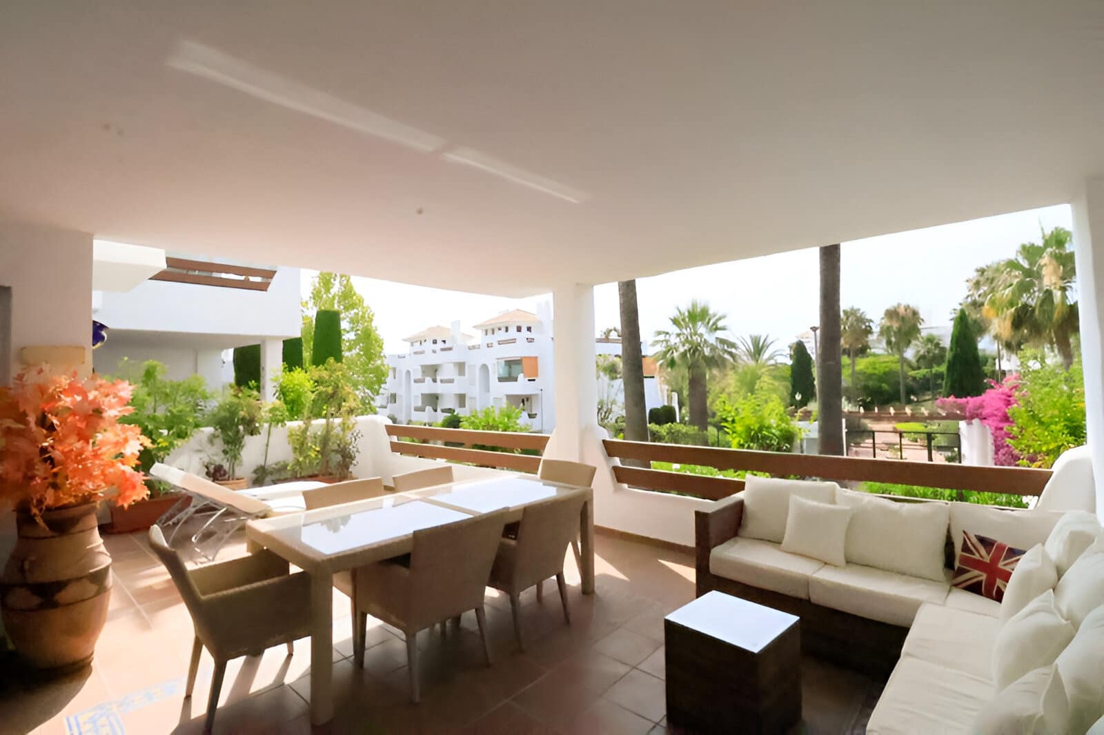 Apartamento de 2 habitaciones en New Golden Mile en venta con piscina garaje - 355.000 € (Ref: 9151787)