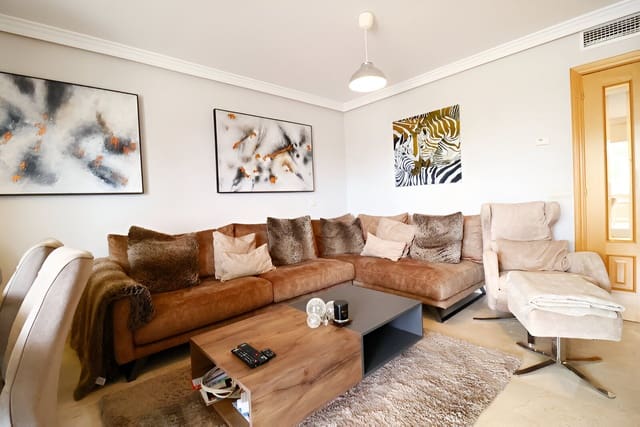 Apartamento de 2 habitaciones en Selwo, Estepona en venta con piscina garaje - 355.000 € (Ref: 9151787)