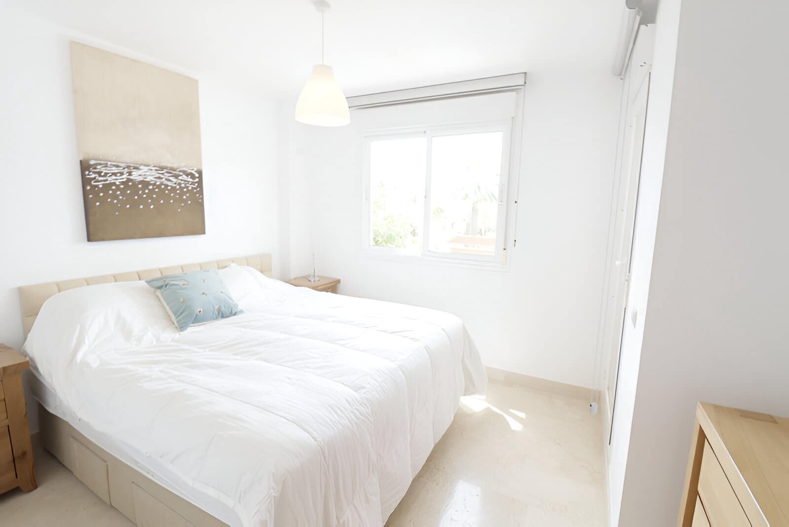 Apartamento de 2 habitaciones en New Golden Mile en venta con piscina garaje - 355.000 € (Ref: 9151787)