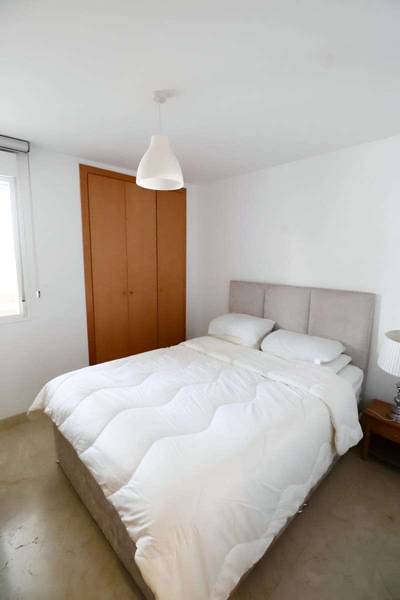 Apartamento de 2 habitaciones en New Golden Mile en venta con piscina garaje - 355.000 € (Ref: 9151787)